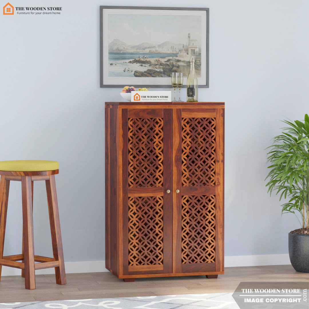 Daffy Bar Cabinet (Honey Finish)